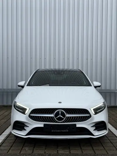 Mercedes-Benz A 250 AMG Line 4MATIC — Compacte sportive, 224 ch et traction intégrale — vista esterna