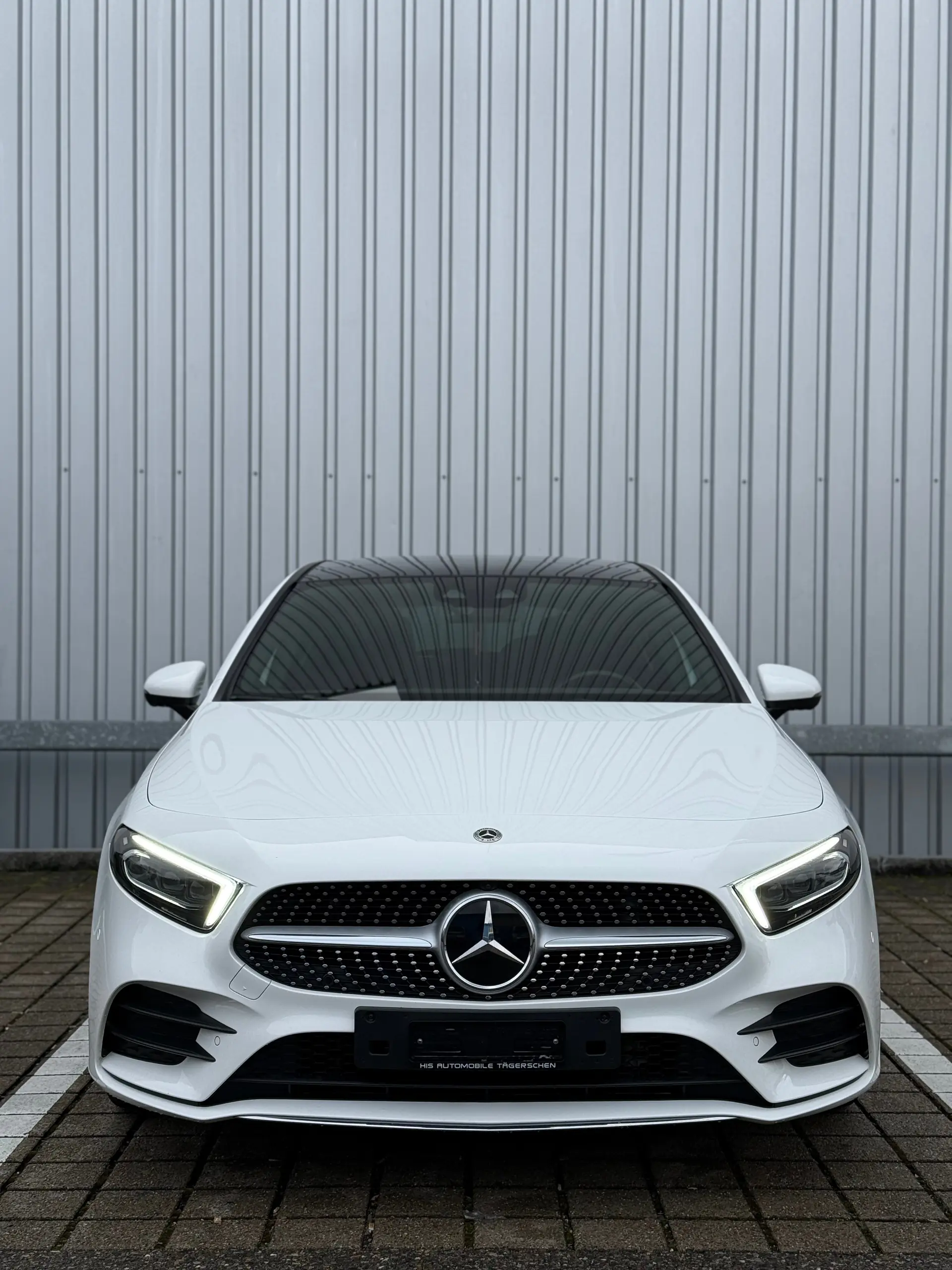 Mercedes-Benz A 250 AMG Line 4MATIC — Compacte sportive, 224 ch et traction intégrale — vista esterna
