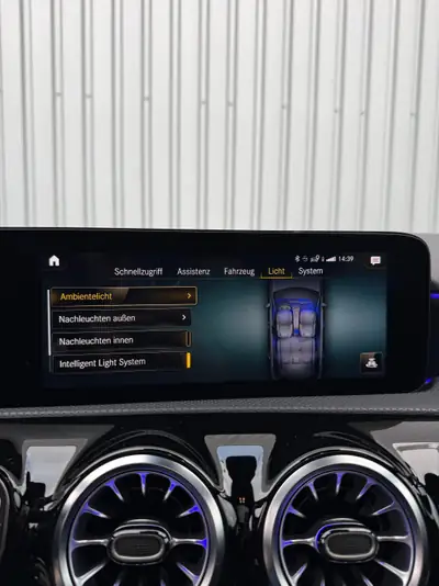 Mercedes-Benz A 250 AMG Line 4MATIC — Compacte sportive, 224 ch et traction intégrale — Miniatura 22