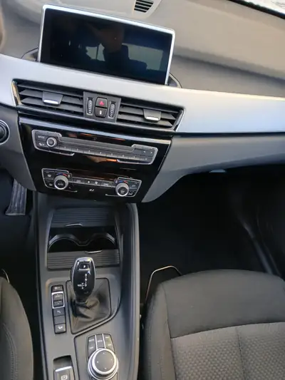 BMW X1 xDrive 18d Steptronic — SUV compact diesel, 44'000 km, sans sinistre — Miniature 7