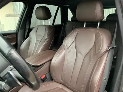 BMW X5 xDrive M50d — SUV premium diesel, 381 ch et équipement complet — Miniature 9