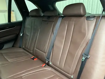 BMW X5 xDrive M50d — SUV premium diesel, 381 ch et équipement complet — Miniature 10