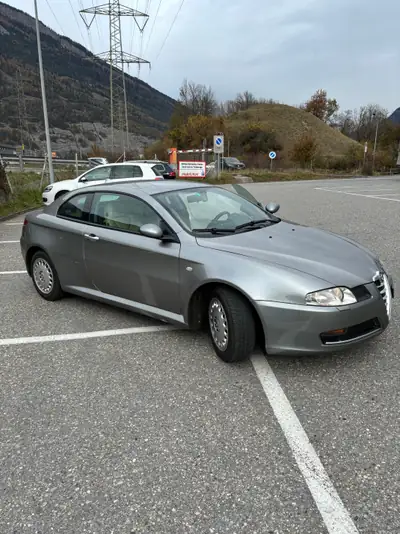 Alfa Romeo GT 2.0 JTS Distinctive — Coupé sportif élégant, entretien suivi — Armaturenbrett