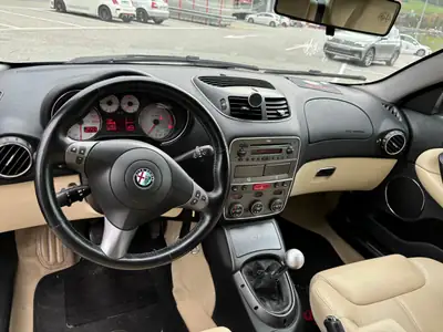 Alfa Romeo GT 2.0 JTS Distinctive — Coupé sportif élégant, entretien suivi — Miniatur 7