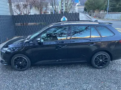 Skoda Fabia Combi 1.0 TSI Monte Carlo DSG — Pratique, économe et élégante — side view