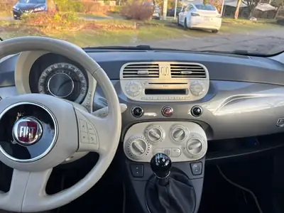 FIAT 500 2012 — Citadine iconique, moteur essence économe et sans sinistre — cruscotto