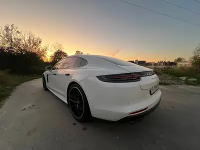 Porsche Panamera Turbo S E-Hybrid — Berline sportive hybride rechargeable, 680 ch — exterior view