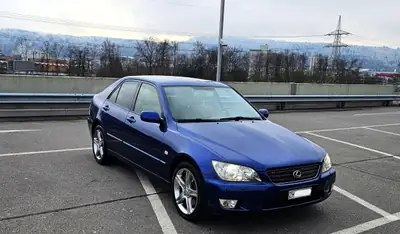 Lexus IS 300 2003 — Berline de prestige, moteur 3.0L performant, historique sans sinistre — Innenraum