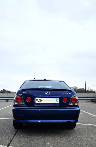 Lexus IS 300 2003 — Berline de prestige, moteur 3.0L performant, historique sans sinistre — Miniatur 12