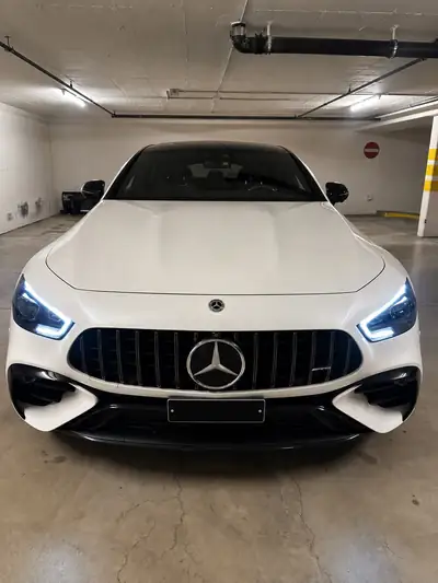 Mercedes-AMG GT 43 — Coupé sportif V8, 390 ch et design signature AMG — side view