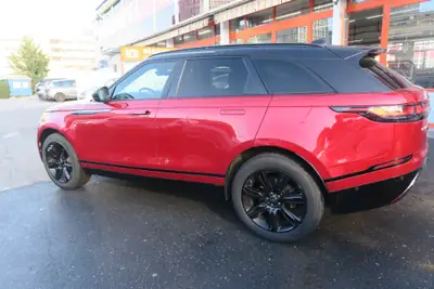 Range Rover Velar P 250 SE — SUV premium britannique, 82'000 km, sans sinistre — arrière