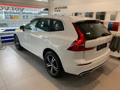 Volvo XC60 D4 AWD R-Design — SUV robuste, tout-terrain, entretien complet — dashboard
