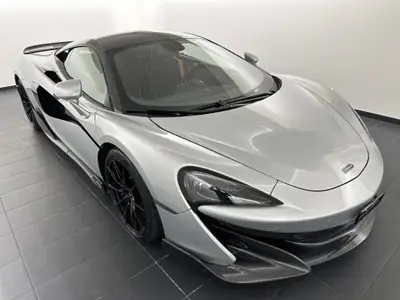 McLaren 600LT Coupé — Supercar V8 600 ch, première main, historique complet — interior