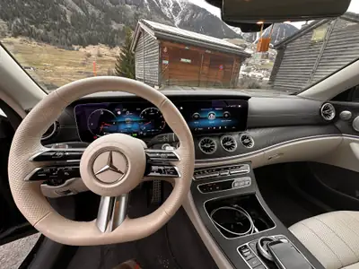 Mercedes-Benz E 450 AMG Line Cabriolet — Élégance décapotable et performance hybride — Seitenansicht