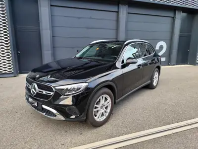 Mercedes-Benz GLC 200 4Matic — SUV hybride mild-hybrid, 18 000 km seulement — Heckansicht