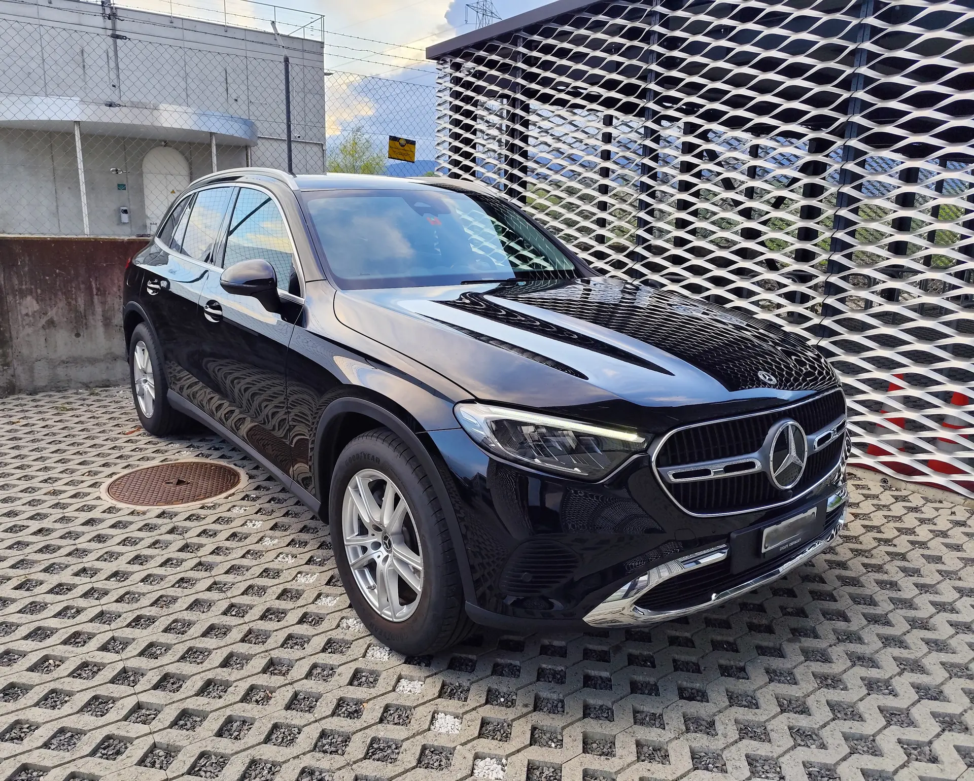 Mercedes-Benz GLC 200 4Matic — SUV hybride mild-hybrid, 18 000 km seulement