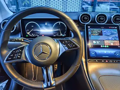 Mercedes-Benz GLC 200 4Matic — SUV hybride mild-hybrid, 18 000 km seulement — Detail