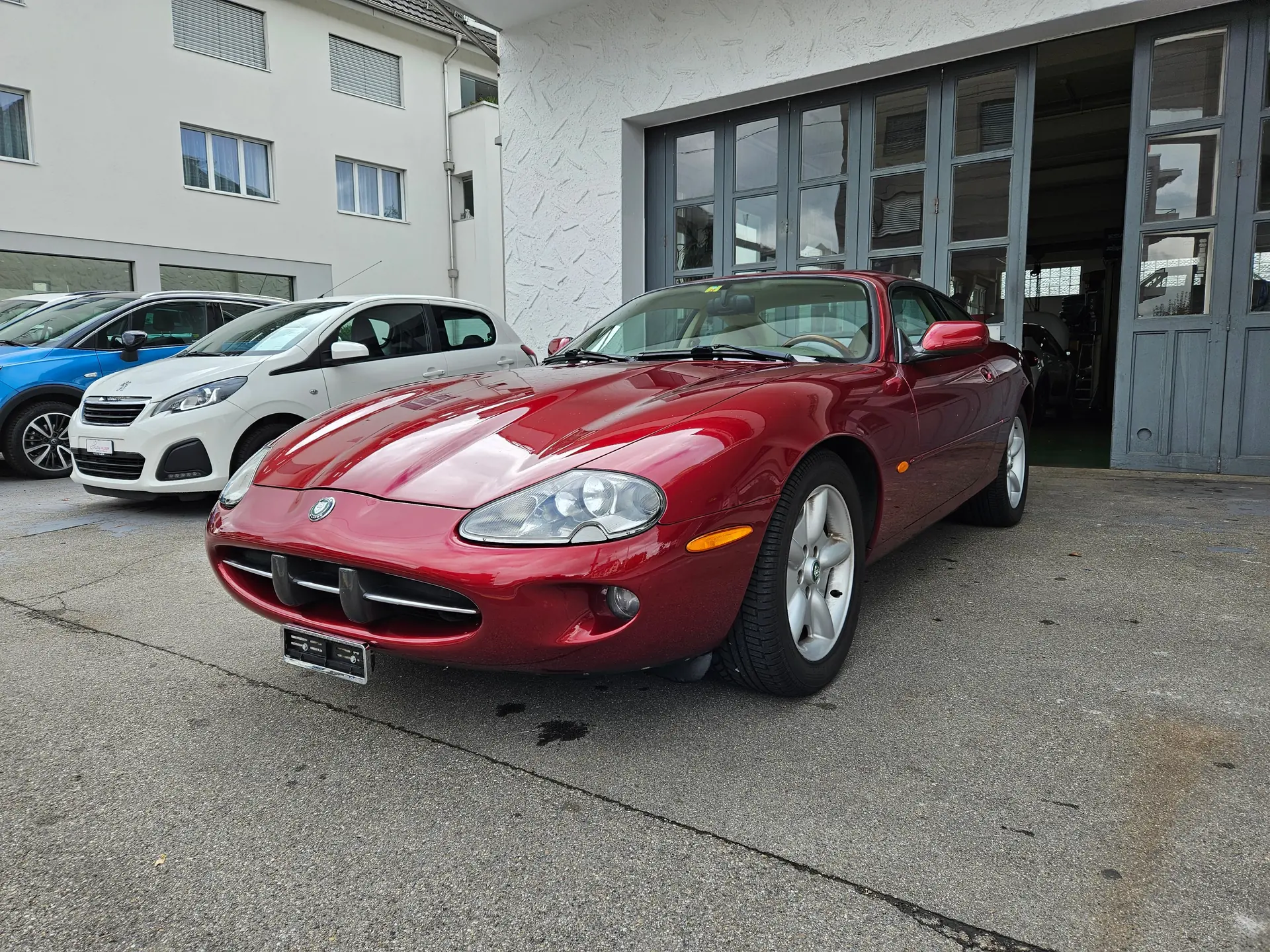 Jaguar XK8 1997 — Coupé sportif iconique, 284 ch, collection privée