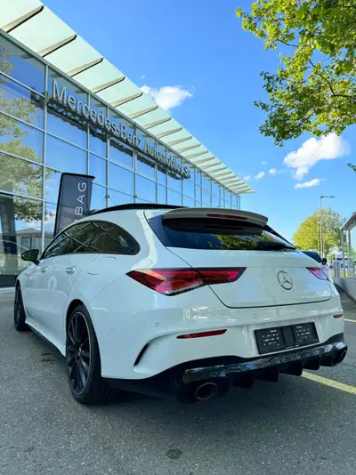 Mercedes-Benz CLA 35 AMG Shooting Brake — Performance 306 ch, 4Matic, 88000 km — intérieur