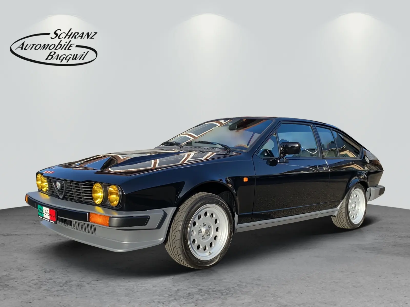Alfa Romeo GTV 6 2.5 — Coupé sportif des années 80, 160 ch authentiques — Außenansicht