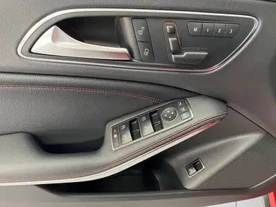 Mercedes-Benz CLA 45 AMG 4Matic — Performance 360 ch et design coupé, 118000 km — Miniatur 11