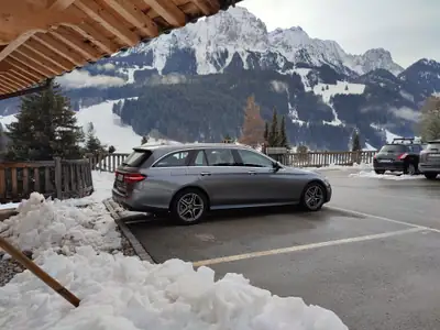 Mercedes-Benz E 220 d T 4Matic AMG Line — Break diesel performant, 53 500 km seulement — dashboard