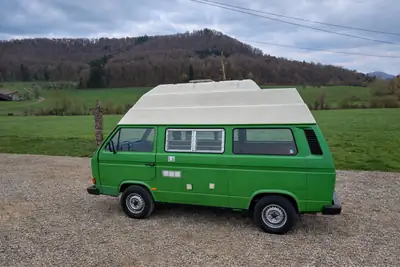 VW T3 1982 — Légende du camping-car, diesel économe, base aménageable — vista posteriore
