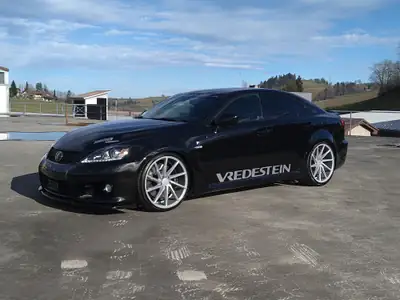 Lexus IS F Automatic — Berline sportive 423 ch, très faible kilométrage — côté