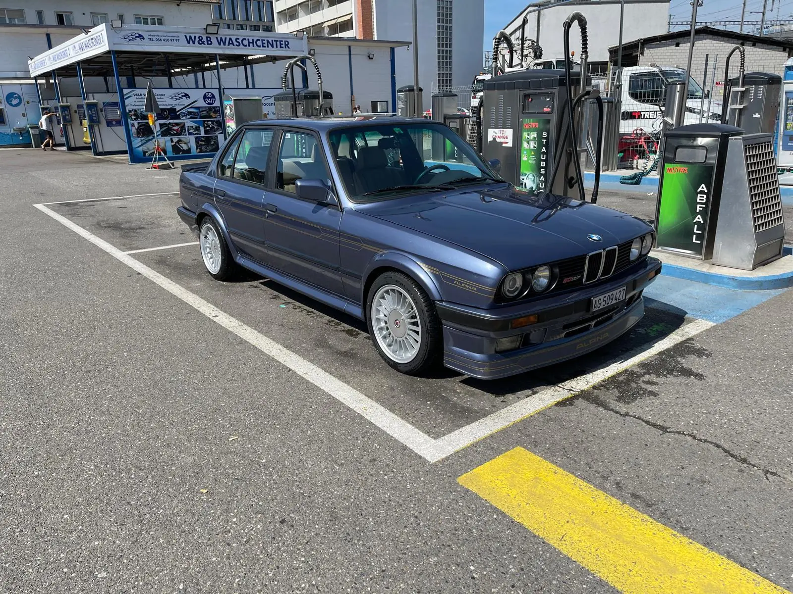 BMW-Alpina B3 2.7 Allrad — Berline sportive des années 80, transmission intégrale et moteur atmosphérique