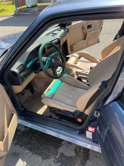 BMW-Alpina B3 2.7 Allrad — Berline sportive des années 80, transmission intégrale et moteur atmosphérique — Innenraum