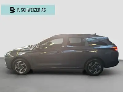 Hyundai i30 Wagon 1.5 T-GDi Amplia 48V — Monospace écologique avec mild-hybrid — côté