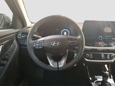Hyundai i30 Wagon 1.5 T-GDi Amplia 48V — Monospace écologique avec mild-hybrid — Miniature 14