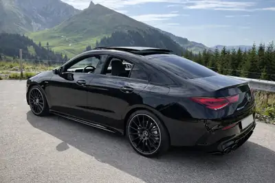 Mercedes-Benz CLA 35 AMG — Berline sportive 306 ch, transmission intégrale — Thumbnail 7