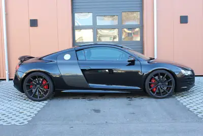 Audi R8 Coupé 4.2 FSI — Supercar légendaire, carbone intégral, sans accident — arrière