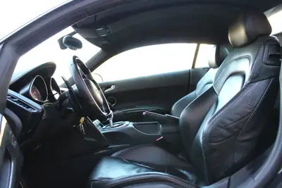 Audi R8 Coupé 4.2 FSI — Supercar légendaire, carbone intégral, sans accident — Miniature 9