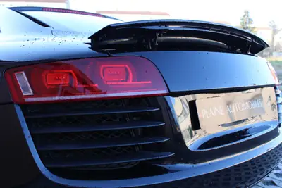 Audi R8 Coupé 4.2 FSI — Supercar légendaire, carbone intégral, sans accident — Miniature 8