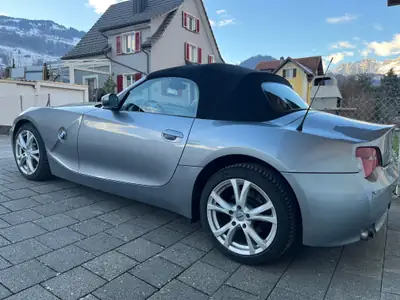 BMW Z4 3.0si Roadster — Cabriolet sportif 265 ch, histoire riche et prestige assuré — côté