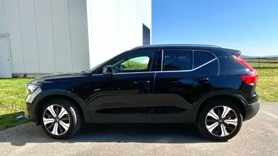 Volvo XC40 T4 Plug-in Hybrid — SUV compact premium, 14 900 km seulement — Miniatur 11