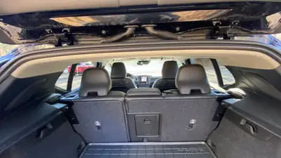 Volvo XC40 T4 Plug-in Hybrid — SUV compact premium, 14 900 km seulement — Miniatur 19
