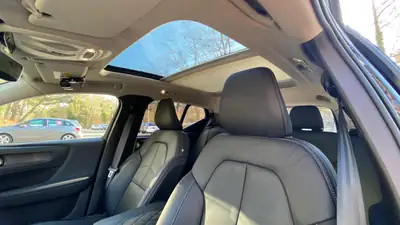 Volvo XC40 T4 Plug-in Hybrid — SUV compact premium, 14 900 km seulement — Miniatur 23