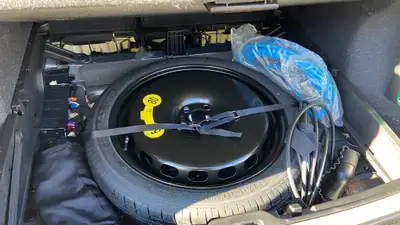 Volvo XC40 T4 Plug-in Hybrid — SUV compact premium, 14 900 km seulement — Miniatur 26