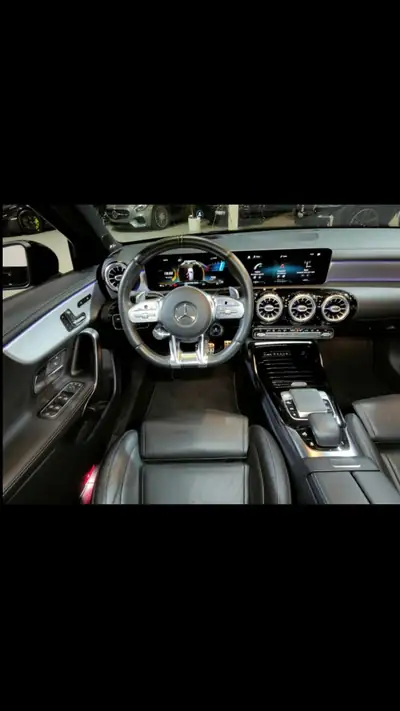 Mercedes-AMG A 35 4Matic — 306 ch compacts, transmission Speedshift et faible kilométrage — detail