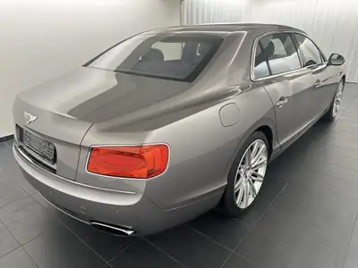 Bentley Flying Spur 6.0 — Berline de prestige, 626 ch, entretien complet — rear view