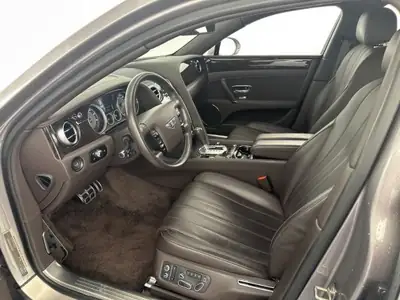 Bentley Flying Spur 6.0 — Berline de prestige, 626 ch, entretien complet — dashboard