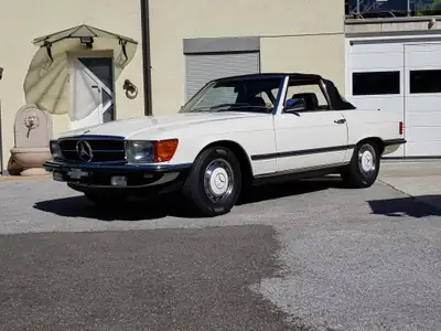 Mercedes-Benz SL 380 — Cabriolet légendaire 1985, authentique roadster classique — Seitenansicht