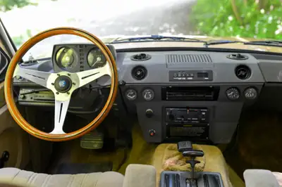 Land Rover Range Rover Classic 3.5 V8 — Légende des années 80, moteur puissant et prestige intemporel — Miniatur 14