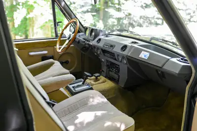 Land Rover Range Rover Classic 3.5 V8 — Légende des années 80, moteur puissant et prestige intemporel — Miniatur 13
