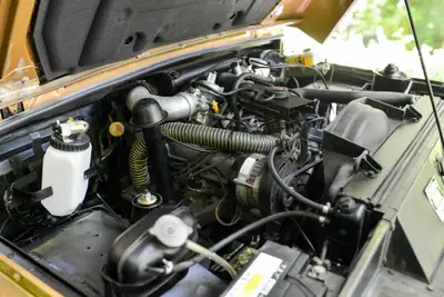 Land Rover Range Rover Classic 3.5 V8 — Légende des années 80, moteur puissant et prestige intemporel — Miniatur 24
