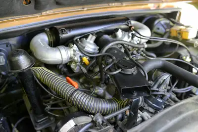 Land Rover Range Rover Classic 3.5 V8 — Légende des années 80, moteur puissant et prestige intemporel — Miniatur 26