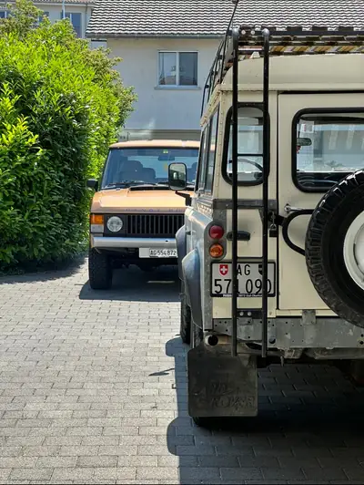 Land Rover 110 — Légende britannique robuste, 124'000 km, essence fiable — tableau de bord